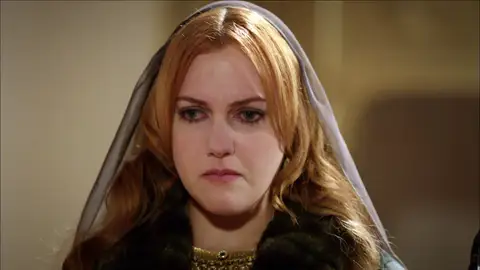 El regalo de Solimán a Isabela provoca un ataque de celos en Hürren ante la atenta mirada de Ibrahim El regalo de Solimán a Isabela provoca un ataque de celos en Hürren ante la atenta mirada de Ibrahim