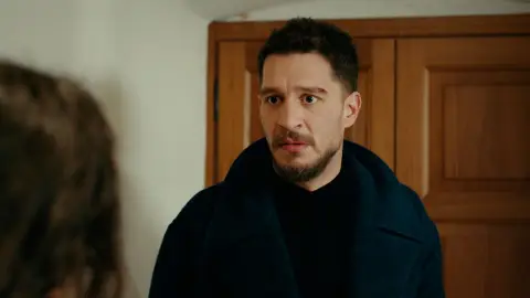 Gediz, a la desesperada, quita los micrófonos de la casa de Nare y le pide una última conversación a solas Gediz, a la desesperada, quita los micrófonos de la casa de Nare y le pide una última conversación a solas