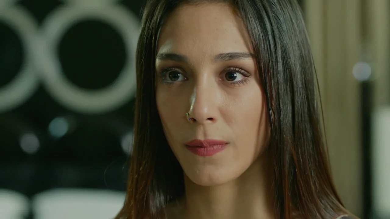 Savas descubre que tiene una hermana gracias a Meryem