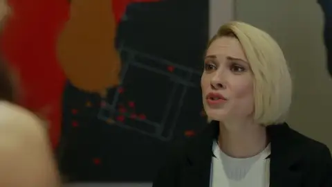 Derin, a la desesperada, pide ayuda a Meryem para evitar la muerte de Savas Derin, a la desesperada, pide ayuda a Meryem para evitar la muerte de Savas