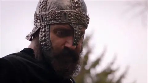 Las palabras de Ibrahim provocan que Solimán se enfrente por primera vez a él, ¿seguirá confiando en él? Las palabras de Ibrahim provocan que Solimán se enfrente por primera vez a él, ¿seguirá confiando en él?