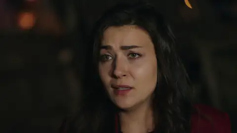 La cruda realidad de la familia Şanlı: tienen que buscar la comida en la basura La cruda realidad de la familia Şanlı: tienen que buscar la comida en la basura