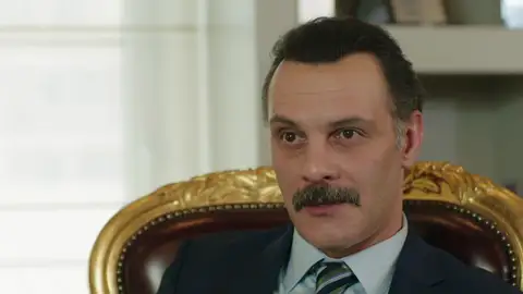 Nefise se convierte en la nueva imagen de la empresa de Muzaffer Nefise se convierte en la nueva imagen de la empresa de Muzaffer