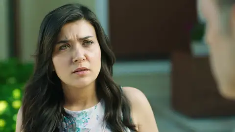 Muzaffer, a punto de descubrir la mentira de Nefise Muzaffer, a punto de descubrir la mentira de Nefise