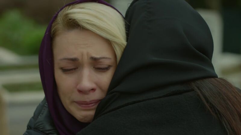 Jasmine y Derin, unidas tras la muerte de Suzan