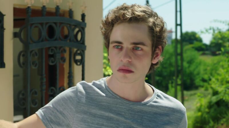 ¡Al descubierto! Emre descubre que su madre está casada con Muzaffer