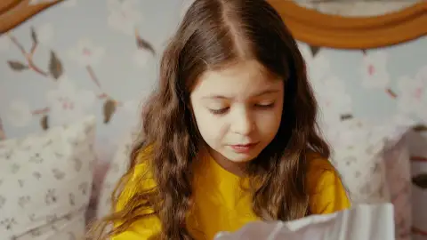 Sancar le entrega a Melek la carta que le dejó su madre: "Te quiero más que a nadie. Nunca lo olvides" Sancar le entrega a Melek la carta que le dejó su madre: "Te quiero más que a nadie. Nunca lo olvides"