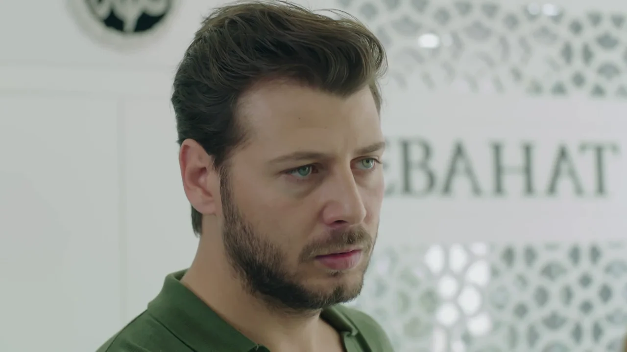 Onur intenta evitar la boda de Zeynep y Ahmet: "Te vas a casar por mi libertad"