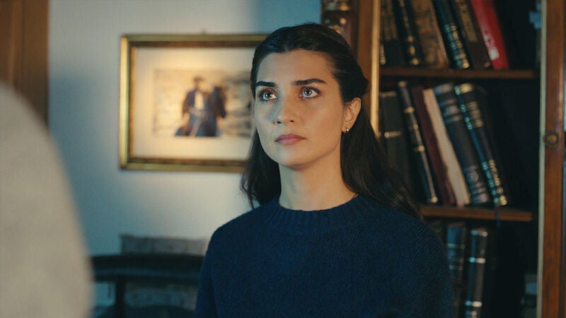 Sancar interroga a Mavi sobre si son verdad o no las acusaciones de Sedat