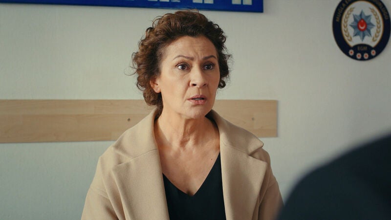 Halise muestra su verdadero rostro delante de su hijo Sancar