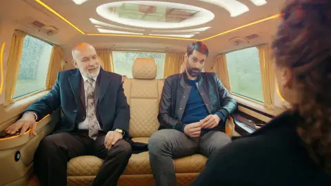 Halise, Güven y Sedat se reúnen a escondidas, ¿con qué fin? Halise, Güven y Sedat se reúnen a escondidas, ¿con qué fin?