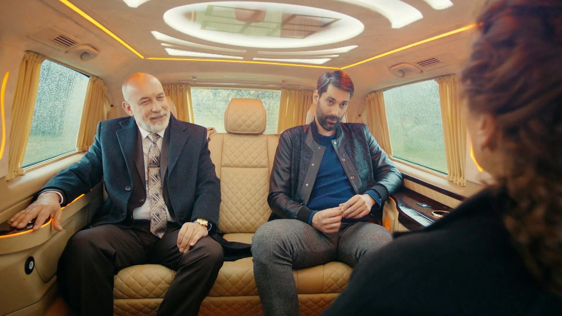 Halise, Güven y Sedat se reúnen a escondidas, ¿con qué fin? Halise, Güven y Sedat se reúnen a escondidas, ¿con qué fin?