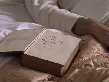 La extraña dedicatoria de Max que ilumina al Padre Brown La extraña dedicatoria de Max que ilumina al Padre Brown