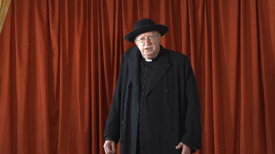 Padre Brown en el escenario Padre Brown