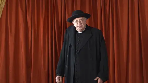 Padre Brown en el escenario Padre Brown