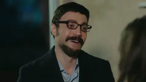 ¿Cuál es el plan de Ahmet para intentar recuperar a Zeynep? ¿Cuál es el plan de Ahmet para intentar recuperar a Zeynep?
