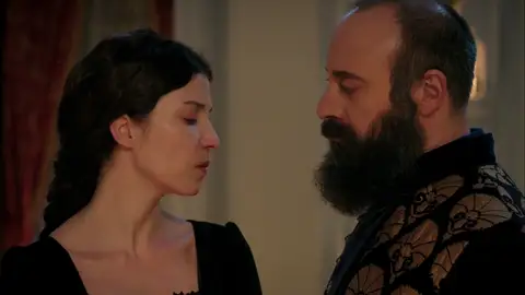 Athysa confiesa que fue ella la que mandó matar a Hürrem por venganza Athysa confiesa que fue ella la que mandó matar a Hürrem por venganza