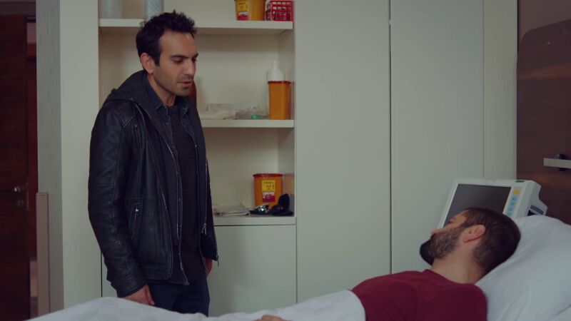 Demir visita a Cemal para agradecerle su donación a Öykü
