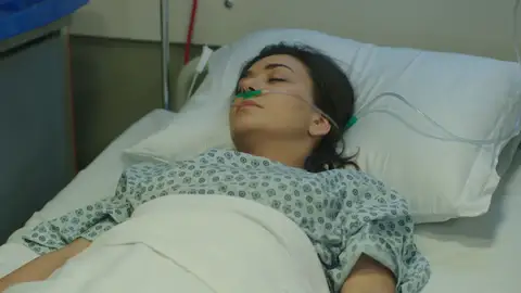 Secuestran a Nefise tras despertar del coma y atacan a Azime Secuestran a Nefise tras despertar del coma y atacan a Azime
