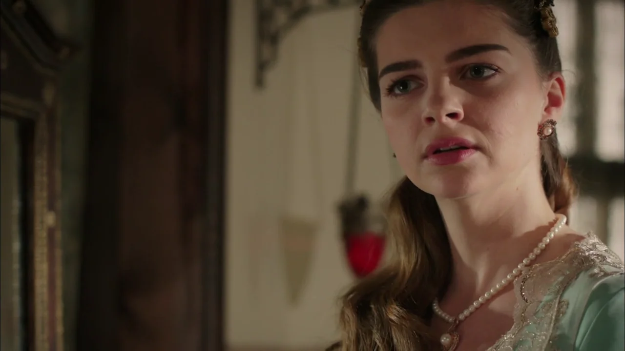 Mihrimah descubre los planes de su tía Sah para apartarla de Bali Bey Mihrimah descubre los planes de su tía Sah para apartarla de Bali Bey