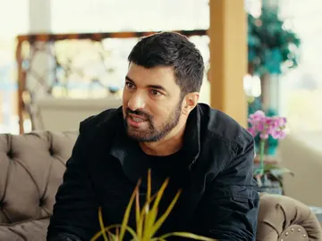 Sancar le pide a Güven que deje en paz a su familia: "Si lo haces podrás seguir viendo a Melek" Sancar le pide a Güven que deje en paz a su familia: "Si lo haces podrás seguir viendo a Melek"