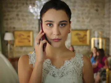 La llamada de Ferit a Hande La llamada de Ferit a Hande