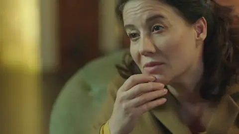 Azime defiende a Nefise y advierte a Cemal: "No dejaré que alguien le haga daño" Azime defiende a Nefise y advierte a Cemal: "No dejaré que alguien le haga daño"