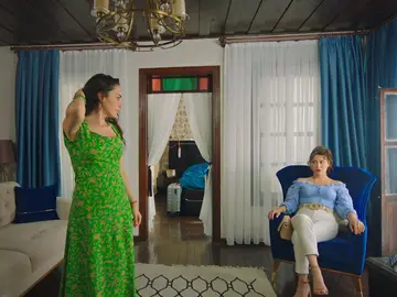 Ayse y Hande Ayse y Hande