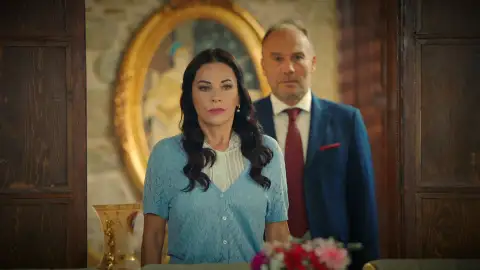 Azade y Adnan Corazón herido