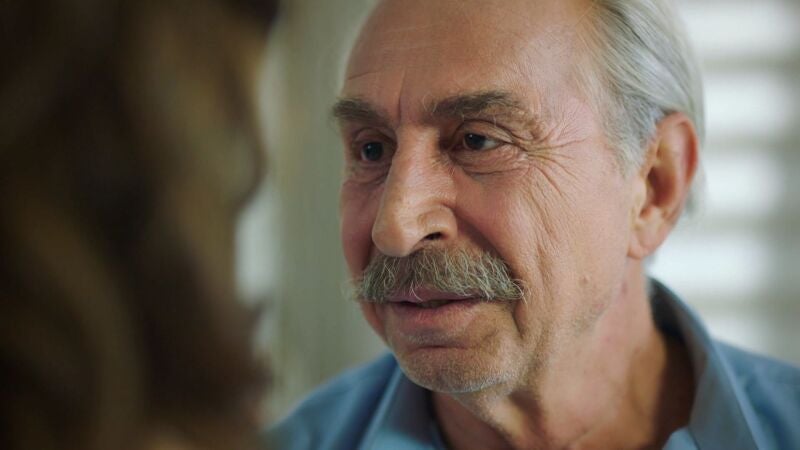 Husein, el padre de Hande, jura venganza por la humillación recibida