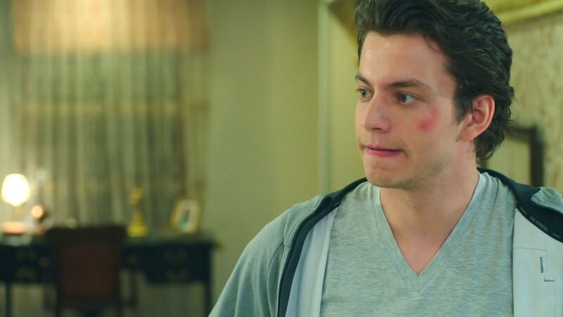 Tarik descubre el secreto que oculta Nefise y decide contárselo a Kemal