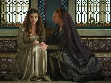 Mihrimah y Hürren, angustiadas Mihrimah y Hürren, angustiadas