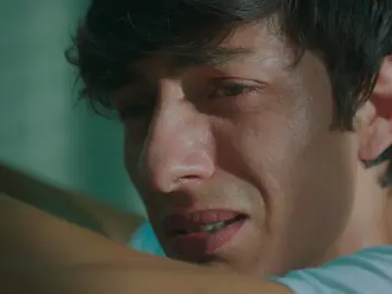 Baha, fuera de sí tras hablar con Ayse: “¡Me ha destrozado la vida!” Baha, fuera de sí tras hablar con Ayse: “¡Me ha destrozado la vida!”