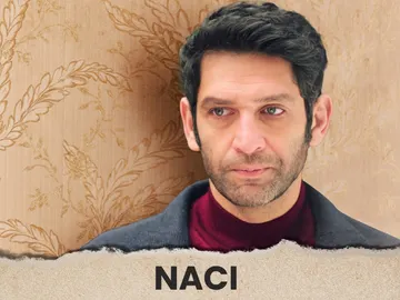 Naci es profesor de instituto y amigo de la infancia de Safiye Naci es profesor de instituto y amigo de la infancia de Safiye