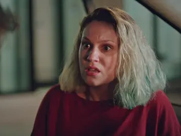 Un accidente de coche une los destinos de Inci y Han Un accidente de coche une los destinos de Inci y Han