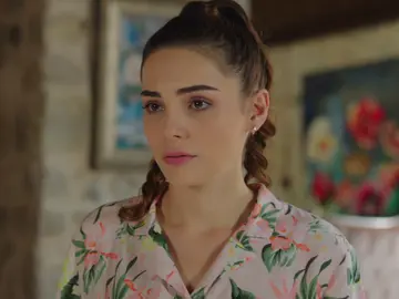 Ayse confiesa a Vedia que su matrimonio con Ferit es una farsa: “Me iré dentro de seis meses” Ayse confiesa a Vedia que su matrimonio con Ferit es una farsa: “Me iré dentro de seis meses”