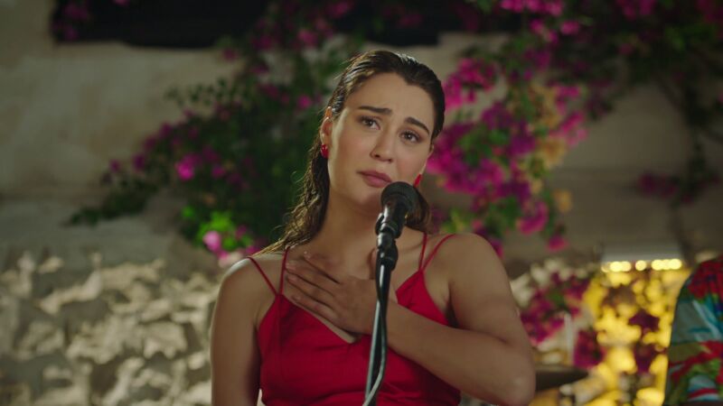 ¡Borracha y cantándole a Ferit!: el bochornoso momento de Hande delante de todos