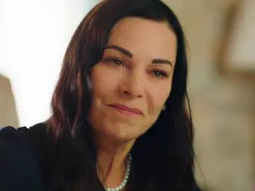 Azade y Ayse dejan atrás sus diferencias mientras esperan a Ferit: “¡Volverá a casa!” Azade y Ayse dejan atrás sus diferencias mientras esperan a Ferit: “¡Volverá a casa!”