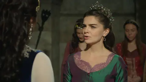 Mihrimah frente a Fatma El sultán