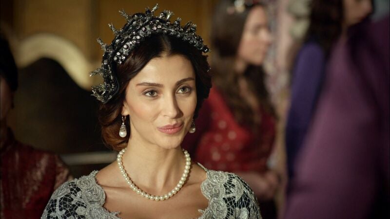 Hürren recibe por todo lo alto a la princesa de Polonia que tiene algo que pedirle