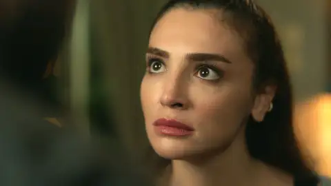 Betül se harta de Yaman Corazón herido