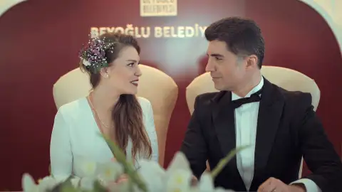 Süreyya y Faruk se casan La novia de Estambul