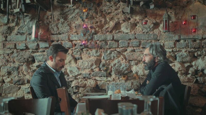 Adem revela a Fikret sus secretos más cultos