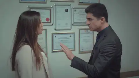 Faruk deja las cosas claras a Begüm: "Desapareciste de mi vida y no quiero saber nada de ti" Faruk deja las cosas claras a Begüm: "Desapareciste de mi vida y no quiero saber nada de ti"