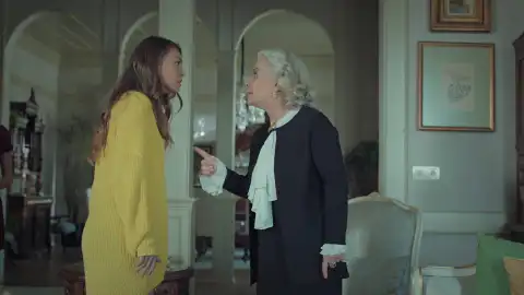 Süreyya no soporta las injusticias de Esma: "No puedes obligar a una criada a que se case" Süreyya no soporta las injusticias de Esma: "No puedes obligar a una criada a que se case"