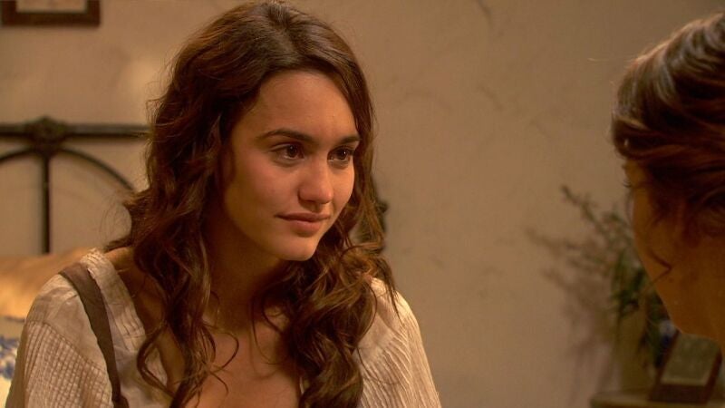 Pepa no puede más y acaba contándole a Emilia los secretos de su pasado