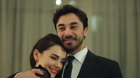 Pedida de mano de Ferit y Ayse Corazón herido