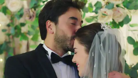Ferit y Ayse se casan Ferit y Ayse se casan
