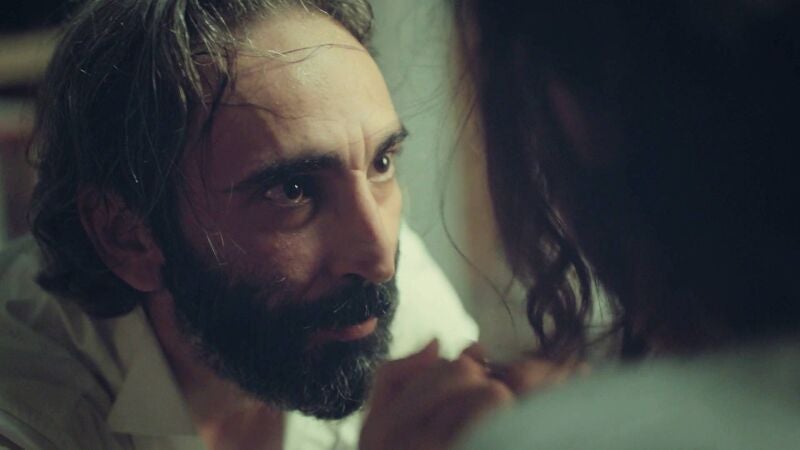 Adem ve las orejas al lobo: no quiere perder a Dilara y pide a su mujer una segunda oportunidad