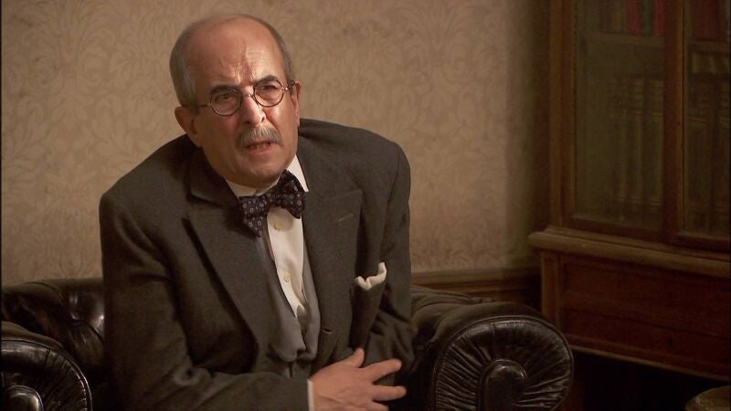 Don Julián amenaza a Francisca antes de sufrir un infarto: 